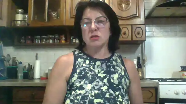 Snapshot of Fiona06 chatting on 05.19.26 Fiona06 online show from 05.19.26