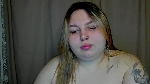 Snapshot of LillyHaigh chatting on 05.11.26 LillyHaigh online show from 05.11.26