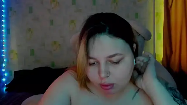 Snapshot of LillyHaigh chatting on 05.13.26 LillyHaigh online show from 05.13.26