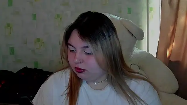 Snapshot of LillyHaigh chatting on 05.23.26 LillyHaigh online show from 05.23.26