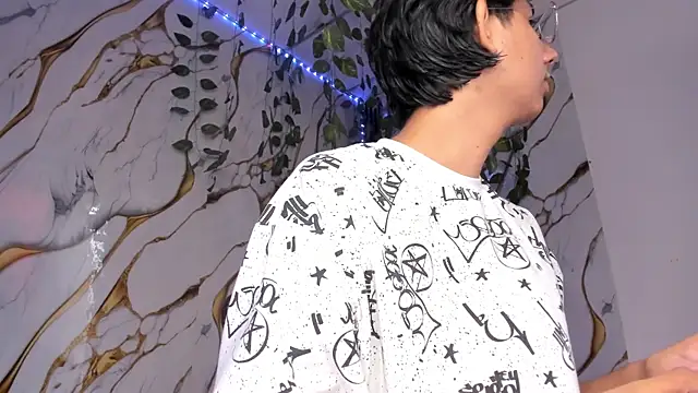 Snapshot of Ericef chatting on 05.16.26 Ericef online show from 05.16.26