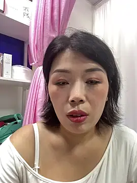 Snapshot of milkwine chatting on 05.03.26 milkwine online show from 05.03.26
