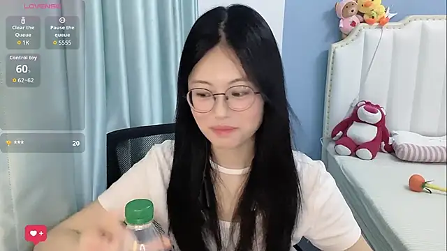 Snapshot of Luna-666 chatting on 05.27.26 Luna-666 online show from 05.27.26