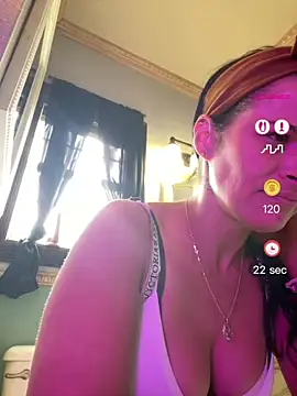 Snapshot of Vanessa_Valentine chatting on 06.17.26 Vanessa Valentine online show from 06.17.26
