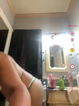 Snapshot of Vanessa_Valentine chatting on 07.31.26 Vanessa Valentine online show from 07.31.26