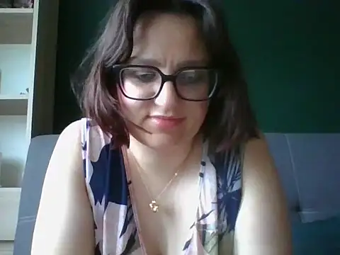 Snapshot of sensual_paris chatting on 06.22.26 sensual paris online show from 06.22.26