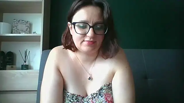Snapshot of sensual_paris chatting on 08.04.26 sensual paris online show from 08.04.26