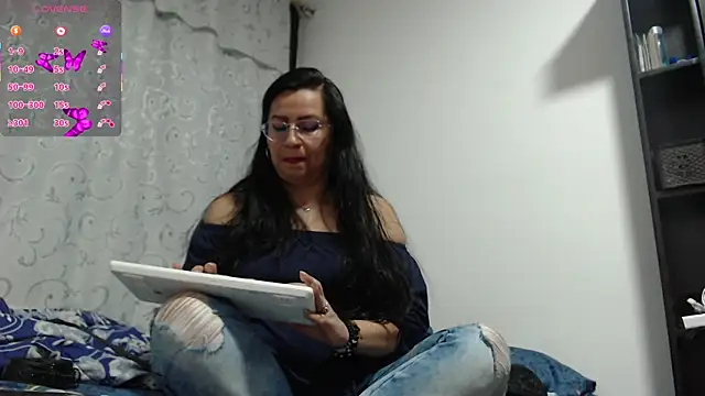 Snapshot of HelenNovoa chatting on 06.21.26 HelenNovoa online show from 06.21.26