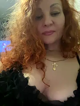 Snapshot of kisulya chatting on 10.18.25 kisulya online show from 10.18.25