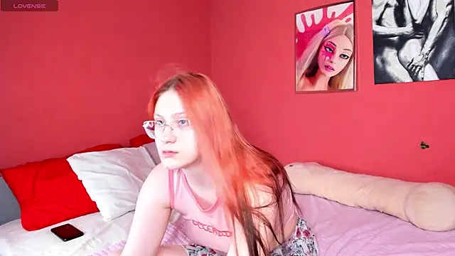 Snapshot of Queen_Milena chatting on 06.29.26 Queen Milena online show from 06.29.26