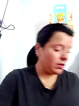 Snapshot of Samantha_Kieran chatting on 05.06.26 Samantha Kieran online show from 05.06.26