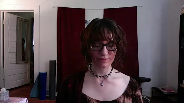 Snapshot of AnnywnBelle chatting on 05.12.26 AnnywnBelle online show from 05.12.26