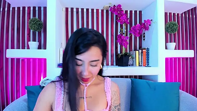 Snapshot of AshleyGross_ chatting on 05.18.26 AshleyGross online show from 05.18.26