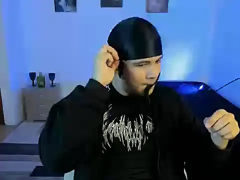 Snapshot of sant_wahlberg chatting on 06.30.26 sant wahlberg online show from 06.30.26