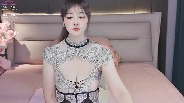 Qi33wei online show from 05.24.26