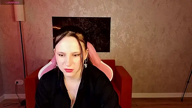 Julia Shyy online show from 05.19.26