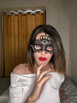 Snapshot of EliseAfterDark chatting on 07.18.26 EliseAfterDark online show from 07.18.26