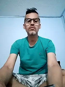 Snapshot of jairo43 chatting on 05.11.26 jairo43 online show from 05.11.26