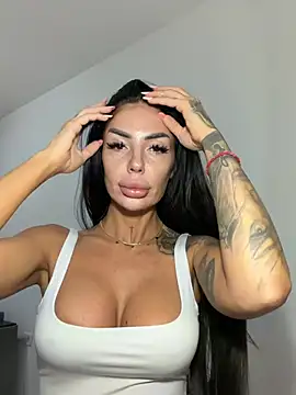 RaquelleXO online show from 05.22.26