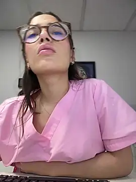 Snapshot of Sweet_Milaa1 chatting on 06.12.26 Sweet Milaa1 online show from 06.12.26