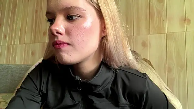 Snapshot of Malinwitch chatting on 06.20.26 Malinwitch online show from 06.20.26