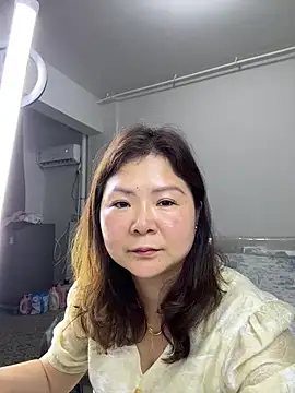 linda51863 online show from 06.03.26