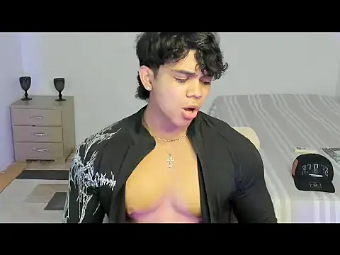 Snapshot of noahprada chatting on 05.14.26 noahprada online show from 05.14.26
