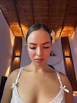Snapshot of catalina_lafer chatting on 07.18.26 catalina lafer online show from 07.18.26