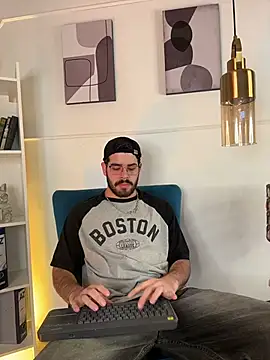 Snapshot of DomBoy_ chatting on 07.08.26 DomBoy online show from 07.08.26