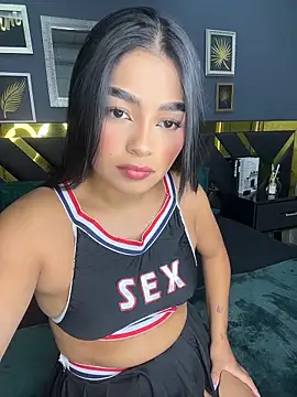 Snapshot of EvasBlazeXXX chatting on 05.19.26 EvasBlazeXXX online show from 05.19.26