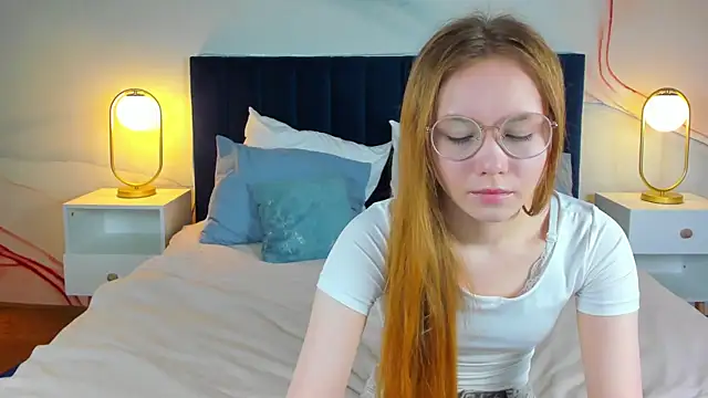 FloraLarsson online show from 06.04.26