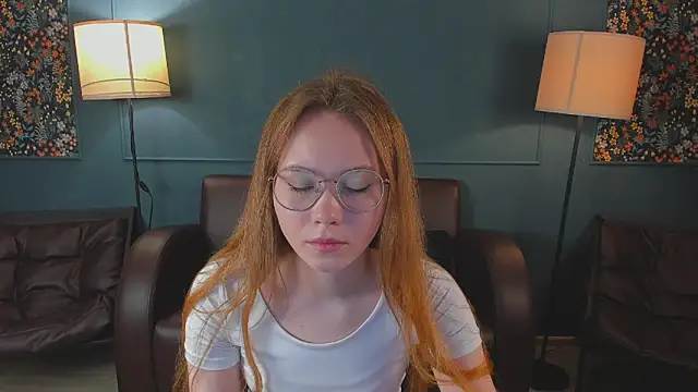 FloraLarsson online show from 06.10.26