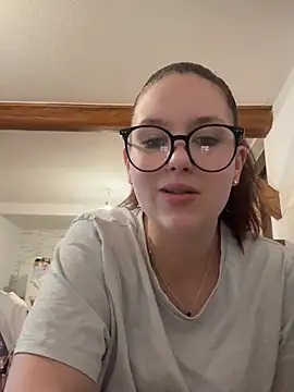 Snapshot of CuteBeaX chatting on 05.31.26 CuteBeaX online show from 05.31.26