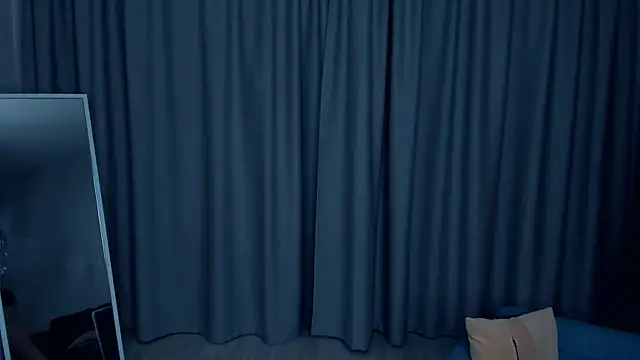 Snapshot of RainaErath chatting on 05.22.26 RainaErath online show from 05.22.26
