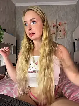 Snapshot of Kitty-Kelsi chatting on 06.26.26 Kitty-Kelsi online show from 06.26.26