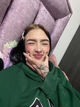 Snapshot of she-dulce chatting on 06.19.26 she-dulce online show from 06.19.26