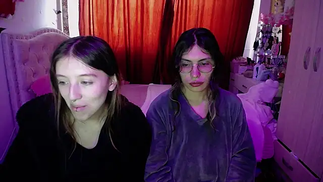 Snapshot of Blair_y_Briar chatting on 05.13.26 Blair y Briar online show from 05.13.26