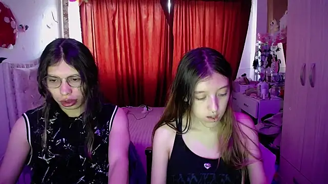 Snapshot of Blair_y_Briar chatting on 05.15.26 Blair y Briar online show from 05.15.26