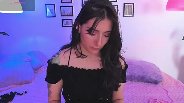 Snapshot of Kendaall_sweet chatting on 06.19.26 Kendaall sweet online show from 06.19.26