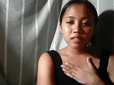 Snapshot of Yours_AsianPinayGirl18 chatting on 06.15.26 Yours AsianPinayGirl18 online show from 06.15.26