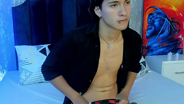 Liam Grayson  online show from 05.15.26