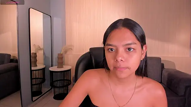 Snapshot of SaphiraJames chatting on 07.11.26 SaphiraJames online show from 07.11.26