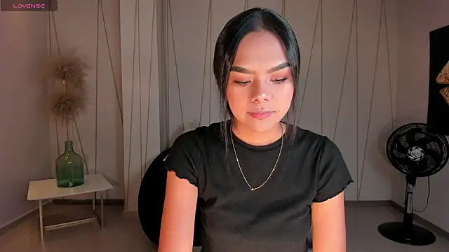 Snapshot of SaphiraJames chatting on 07.16.26 SaphiraJames online show from 07.16.26