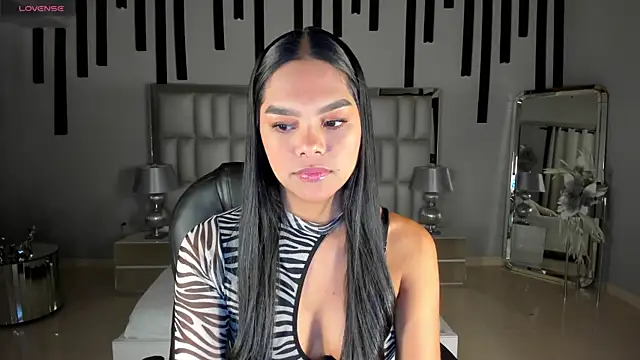 Snapshot of SaphiraJames chatting on 07.19.26 SaphiraJames online show from 07.19.26