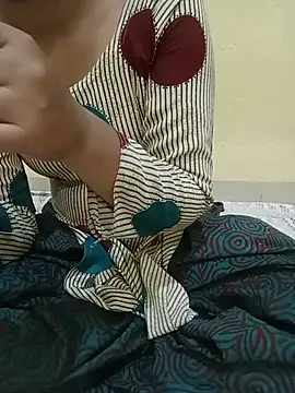Snapshot of Seema_yadav01 chatting on 05.27.26 Seema yadav01 online show from 05.27.26