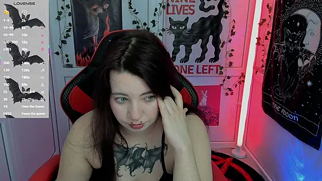 Snapshot of PurpleRune chatting on 05.17.26 PurpleRune online show from 05.17.26
