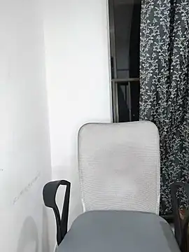 Snapshot of Axy1_1 chatting on 05.19.26 Axy1 1 online show from 05.19.26