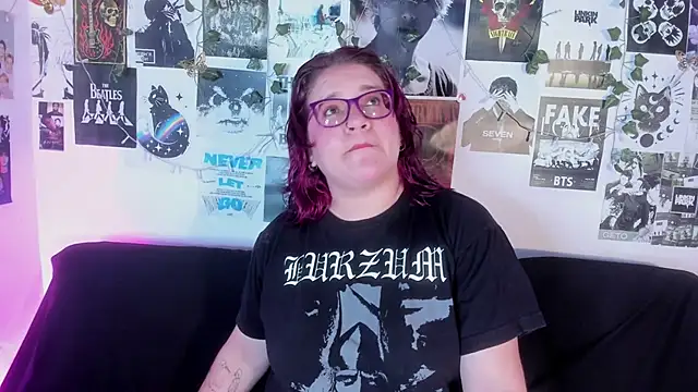 Snapshot of helleen21 chatting on 06.06.26 helleen21 online show from 06.06.26