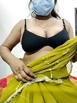 Snapshot of sexyy_nidhii chatting on 05.15.26 sexyy nidhii online show from 05.15.26