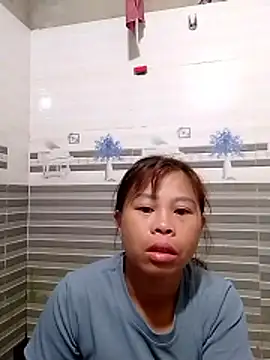 Snapshot of daisyy2 chatting on 05.15.26 daisyy2 online show from 05.15.26